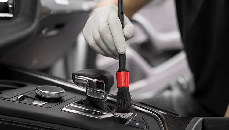 close-up-car-detailing-process-01